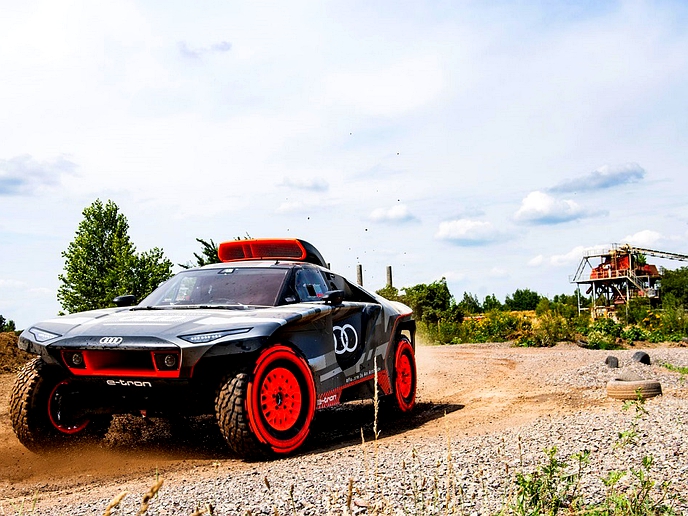 Introducing the Audi RS Q e-tron for Dakar 2022
