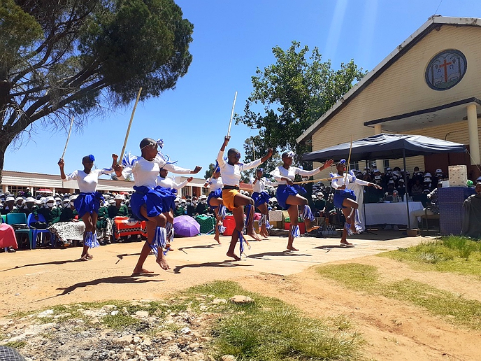 Learners host a massive farewell party for their retiring teachers