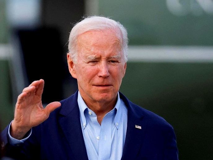 Biden inspects US-Mexico border in face of GOP criticism