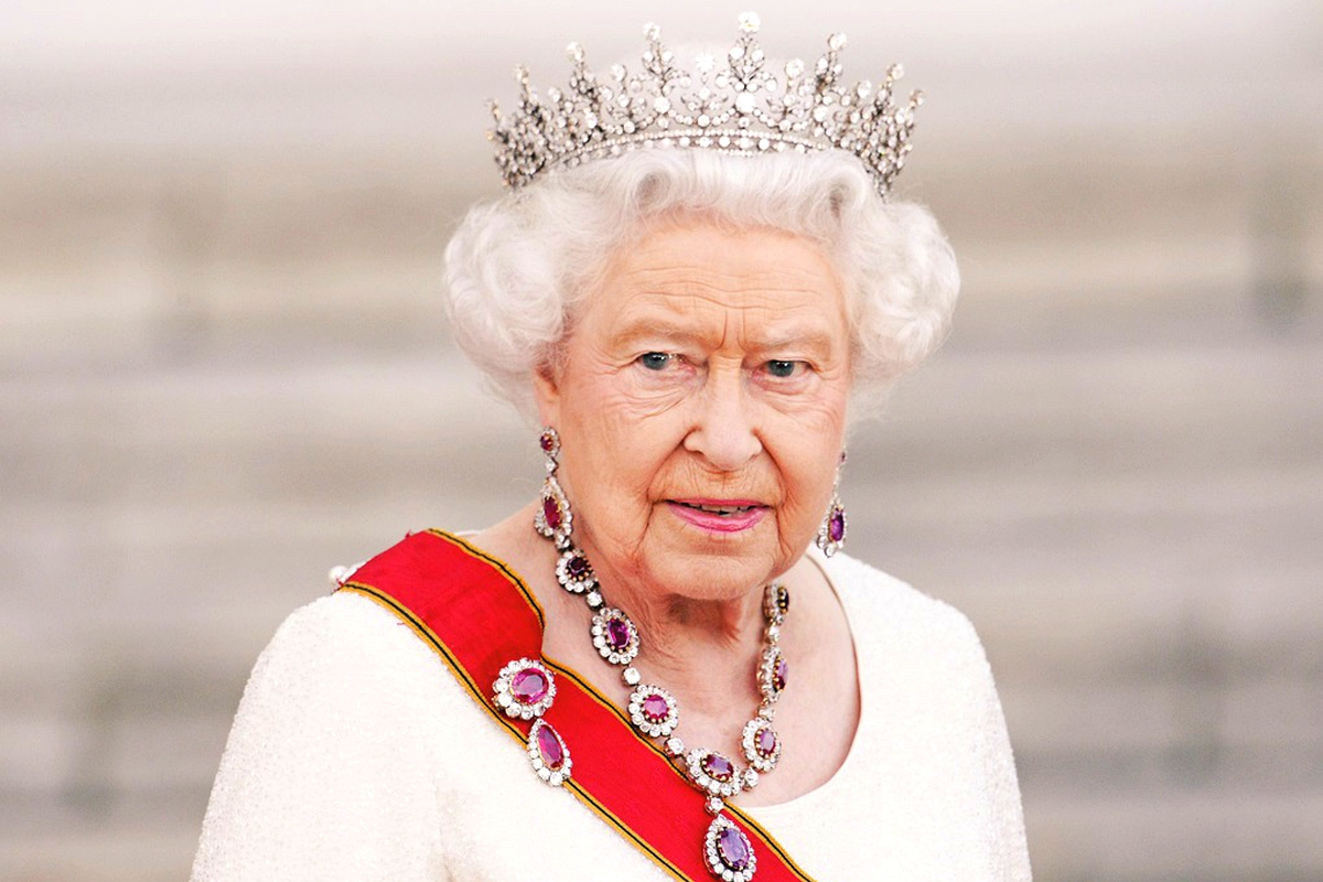 Group petitions Queen Elizabeth to get back SA land