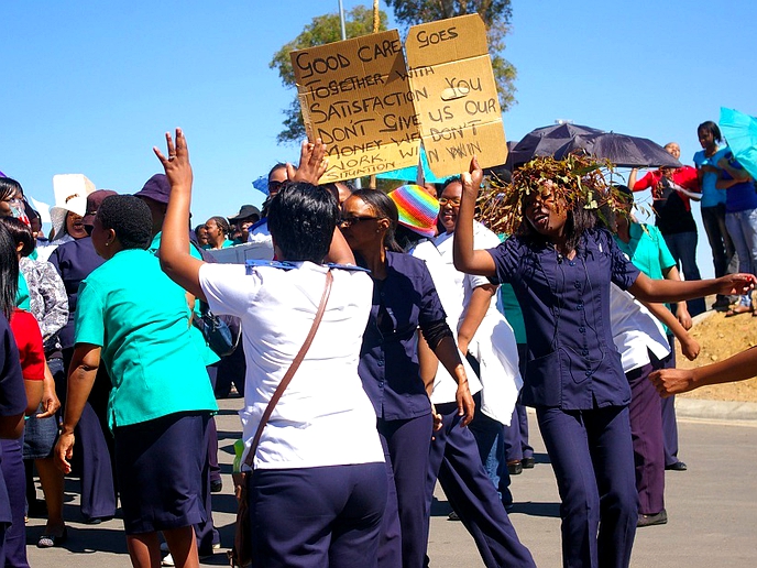 Workers unions invite minister in nurses salary fight